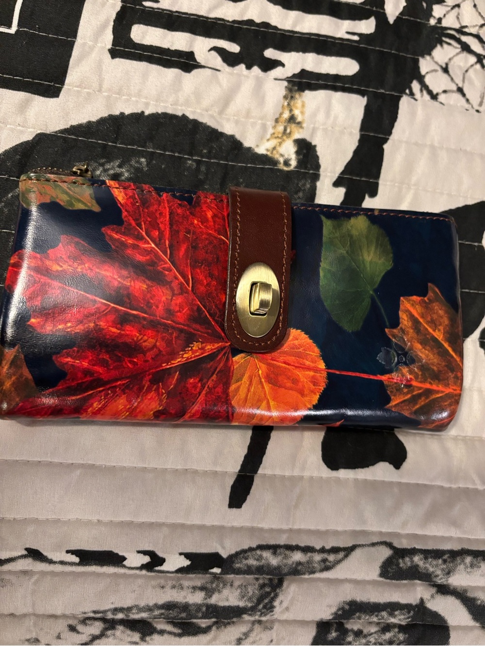 Women's Leaf-Print Clutch Wallet in Navy with Brown Trim